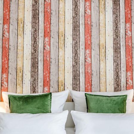 Haus Am Park - Ihr Gaestehaus In フェルバート エクステリア 写真
