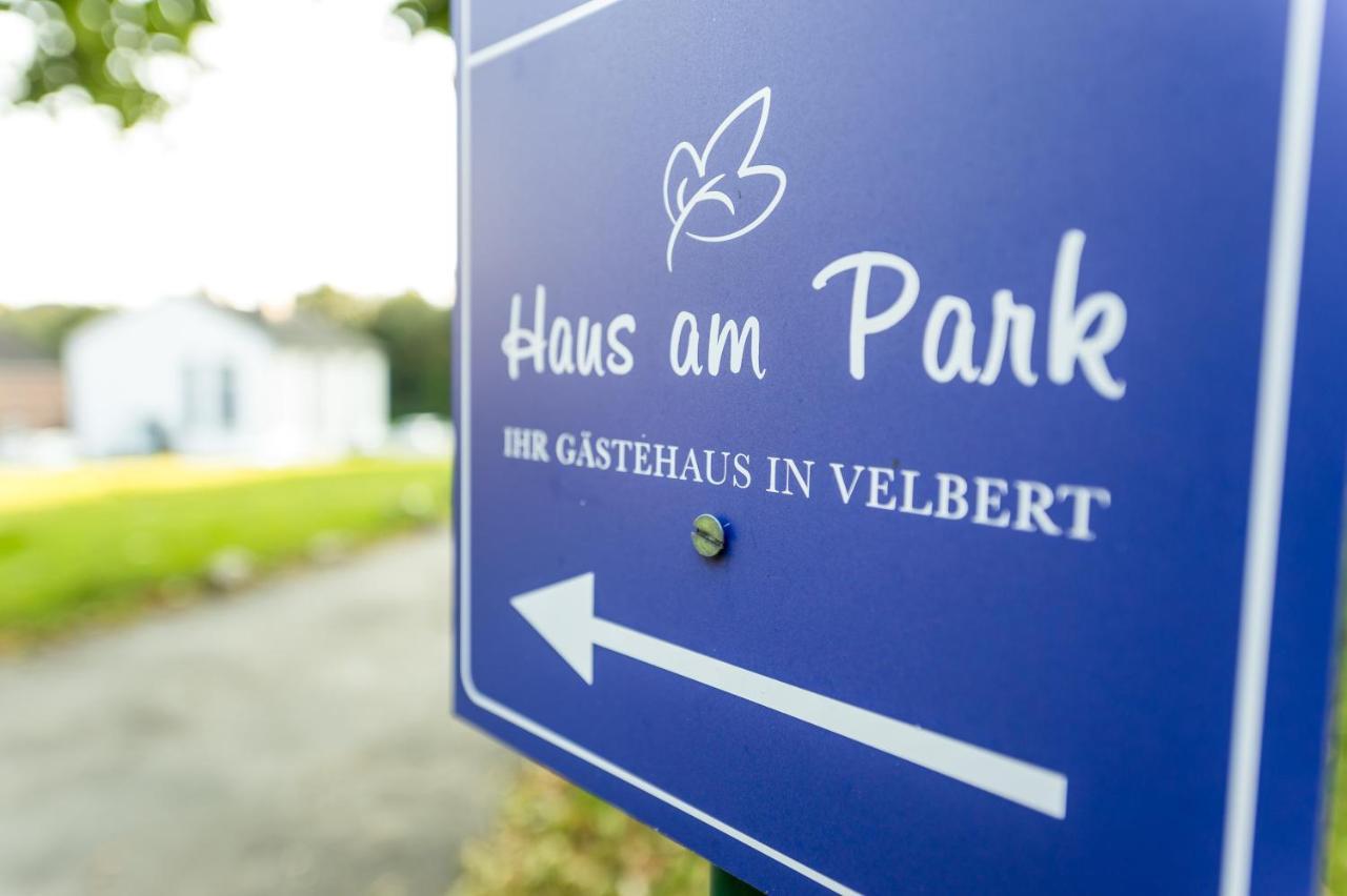 Haus Am Park - Ihr Gaestehaus In フェルバート エクステリア 写真